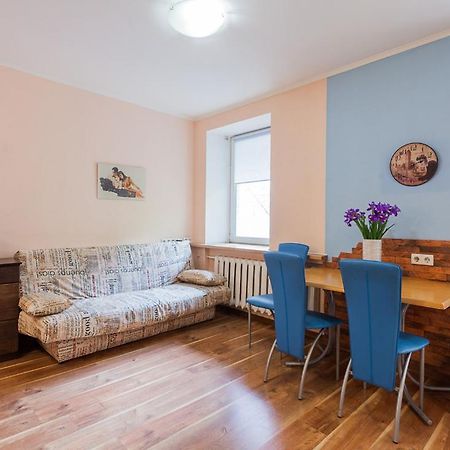 Cozy Apartments Near Olympic Stadium Kyiv Exterior photo